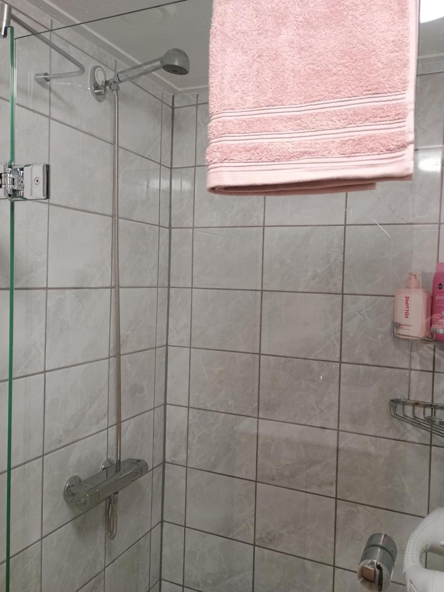 Prive Tuinhuis B&B Elly Sint Pancras Ngoại thất bức ảnh